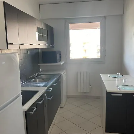 6 Places A 200m De L'ocean * La Rochelle (Charente-Maritime)