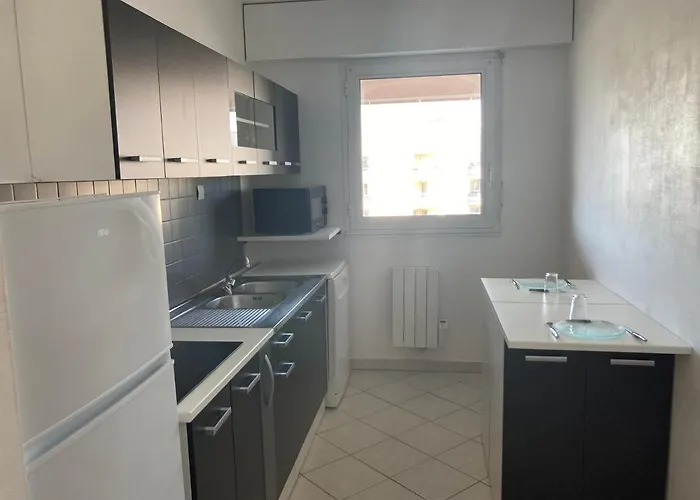 6 Places A 200m De L'ocean * La Rochelle (Charente-Maritime)